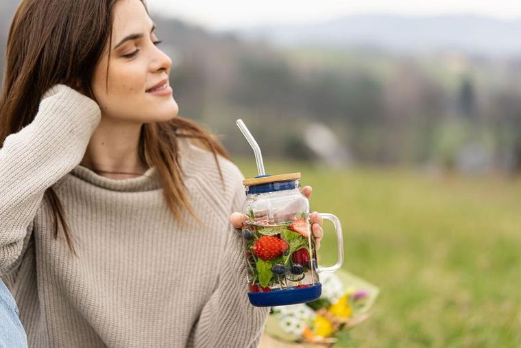 Vialli Design, słoik ze słomką, 600 ml, granatowy Fuori