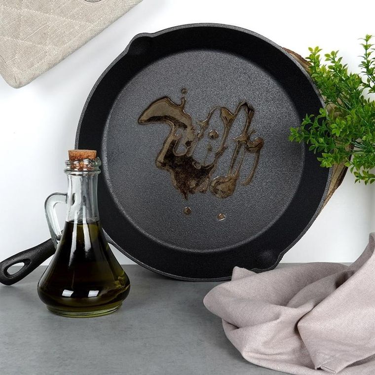 Vilde, Cast Line, patelnia z silikonową nakładką, żeliwna, 30 cm