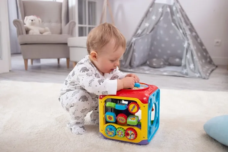 Vtech, kostka aktywności, zabawka interaktywna