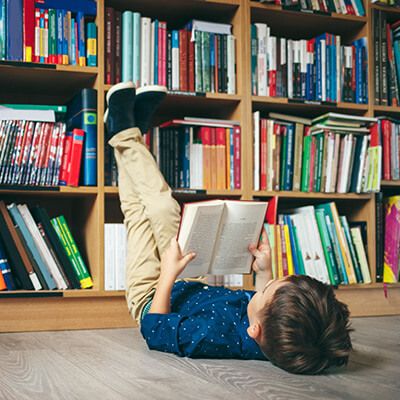Dlaczego warto czytać książki? Co daje czytanie książek?