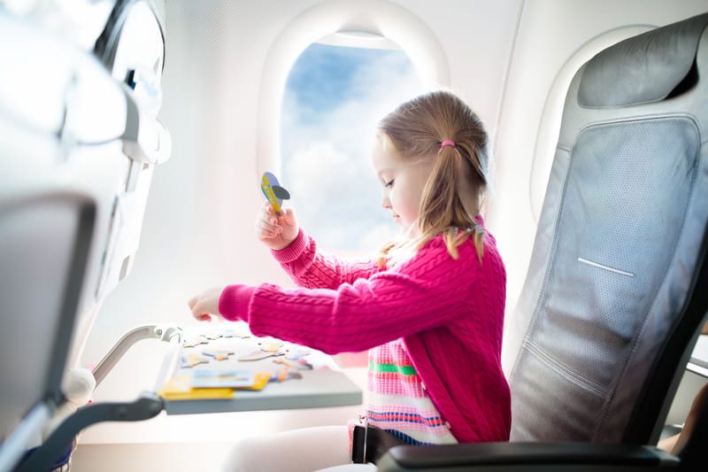 Zabawki do samolotu – jakie można zabrać w podróż?