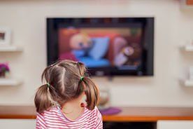 Copilul tau in fata televizorului. Cum sa pastrezi limite rezonabile?