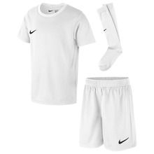 Komplet sportowy chłopięcy, T-shirt, Szorty, Getry piłkarskie, biały, Nike Park 20 Little Kids Set