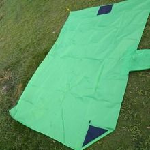 Wodoodporny koc piknikowy z płaszczem przeciwdeszczowym, zielony
