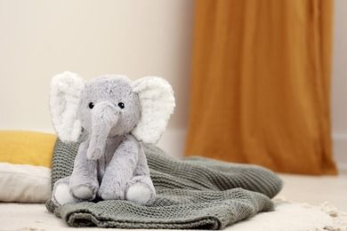 Cloud B, Elliot Elephant, szumiąca maskotka z muzyką