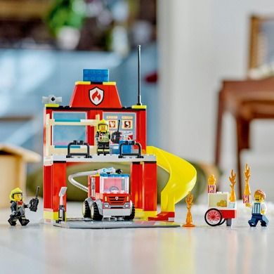 LEGO City, Remiza strażacka i wóz strażacki, 60375