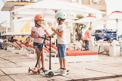 Scoot & Ride, kask S-M dla dzieci, Kiwi