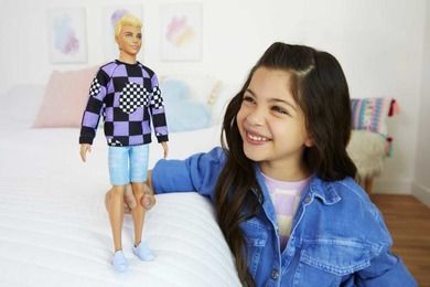 Barbie, Ken Fashionistas, Kraciasty sweter i szorty, lalka