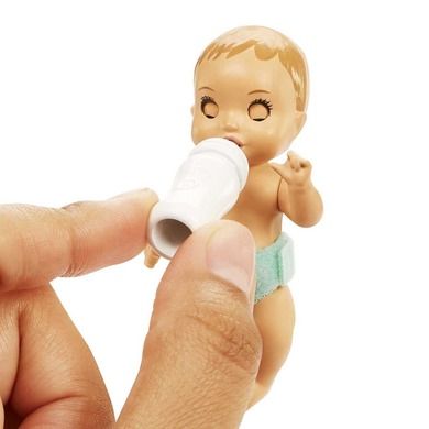 Barbie, Opiekunka, Usypianie maluszka, zestaw z lalką Skipper i bobasem, fioletowe pasemka