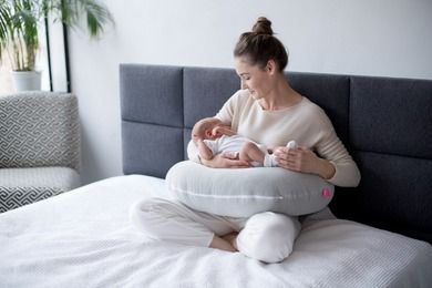 Motherhood, Fasolka premium, poduszka do karmienia, niebieski