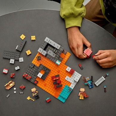LEGO Minecraft, Bastion w Netherze, 21185