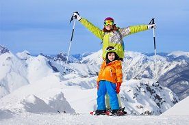 Co zabrać na narty z dziećmi? To przyda się na stoku