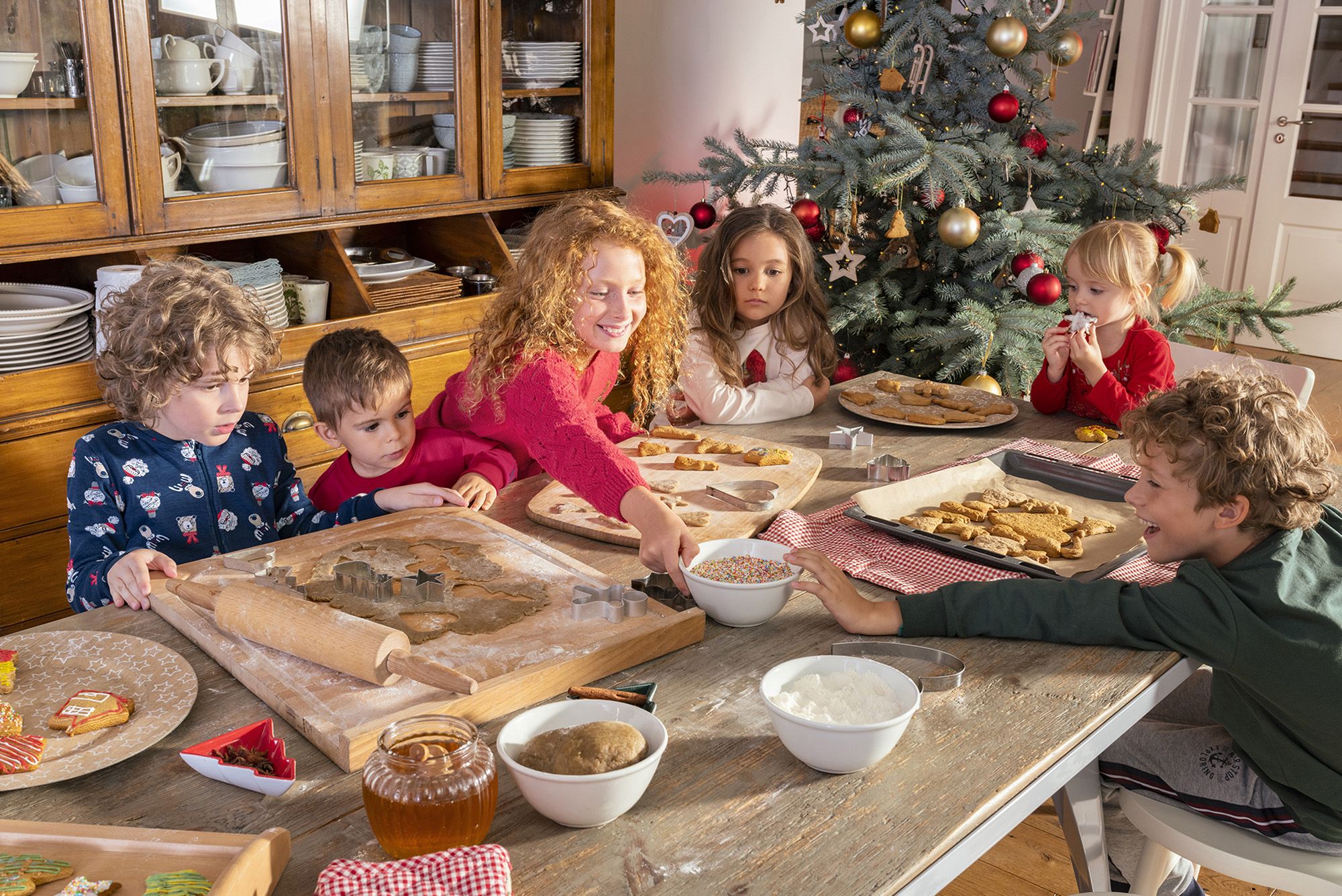 Świąteczne gotowanie z dziećmi. Jak dzieci mogą pomóc w kuchni?