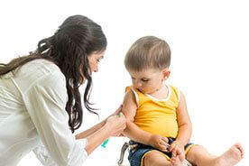 Szczepienia obowiązkowe dzieci - lekarze radzą szczepić!