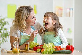 Dlaczego i jak rozmawiać z dzieckiem o jedzeniu?