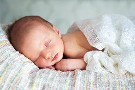 Ile powinno spać dziecko? Jaka jest zalecana ilość snu dla niemowlaka, a jaka dla siedmioletniego ucznia?