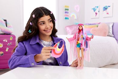Barbie, Extra Fly, papusa Hippie cu accesorii