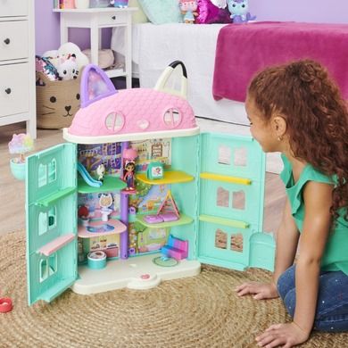 Casa de papusi a lui Gabi, casuta lui Gabi, set cu figurina si accesorii
