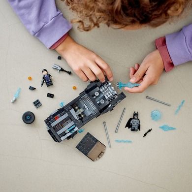 LEGO DC Batman, Batmobile: Urmarirea lui Penguin, 76181