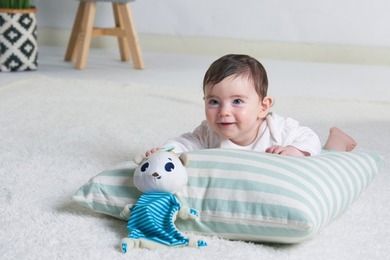 Tiny Love, Tiny Smarts, Ursulet polar Eleanor, Jucarie din material cu agatatoare