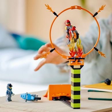 LEGO City Stunt, Concurs de cascadorii, 60299