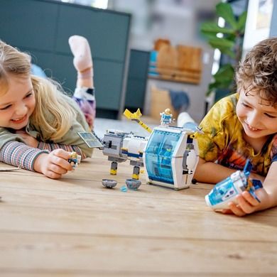 LEGO City, Statie spatiala selenara, 60349