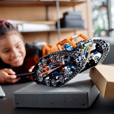 LEGO Technic, Vehicul de transformare controlat de aplicatie, 42140