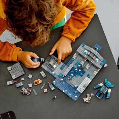 LEGO Minecraft, Batalia din Deep Dark, 21246