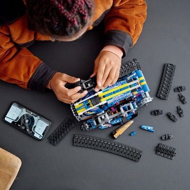 LEGO Technic, Vehicul de transformare controlat de aplicatie, 42140